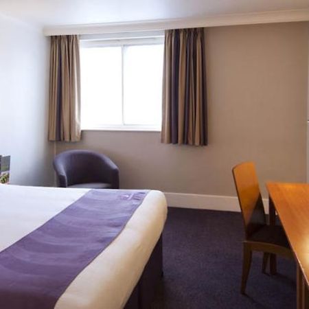 Premier Inn Glasgow East Kilbride - Peel Park Bagian luar foto